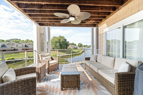 🆕! Harborside Getaway - Waterfront Lake Norman Vacation Condo