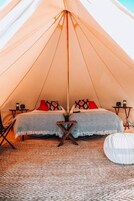 1 habitación y ropa de cama 