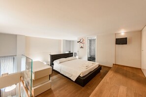 1 bedroom, bed sheets - Irene Loft in Florence by Mmega (Firenze)