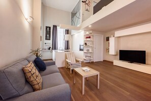 TV - Irene Loft in Florence by Mmega (Firenze)