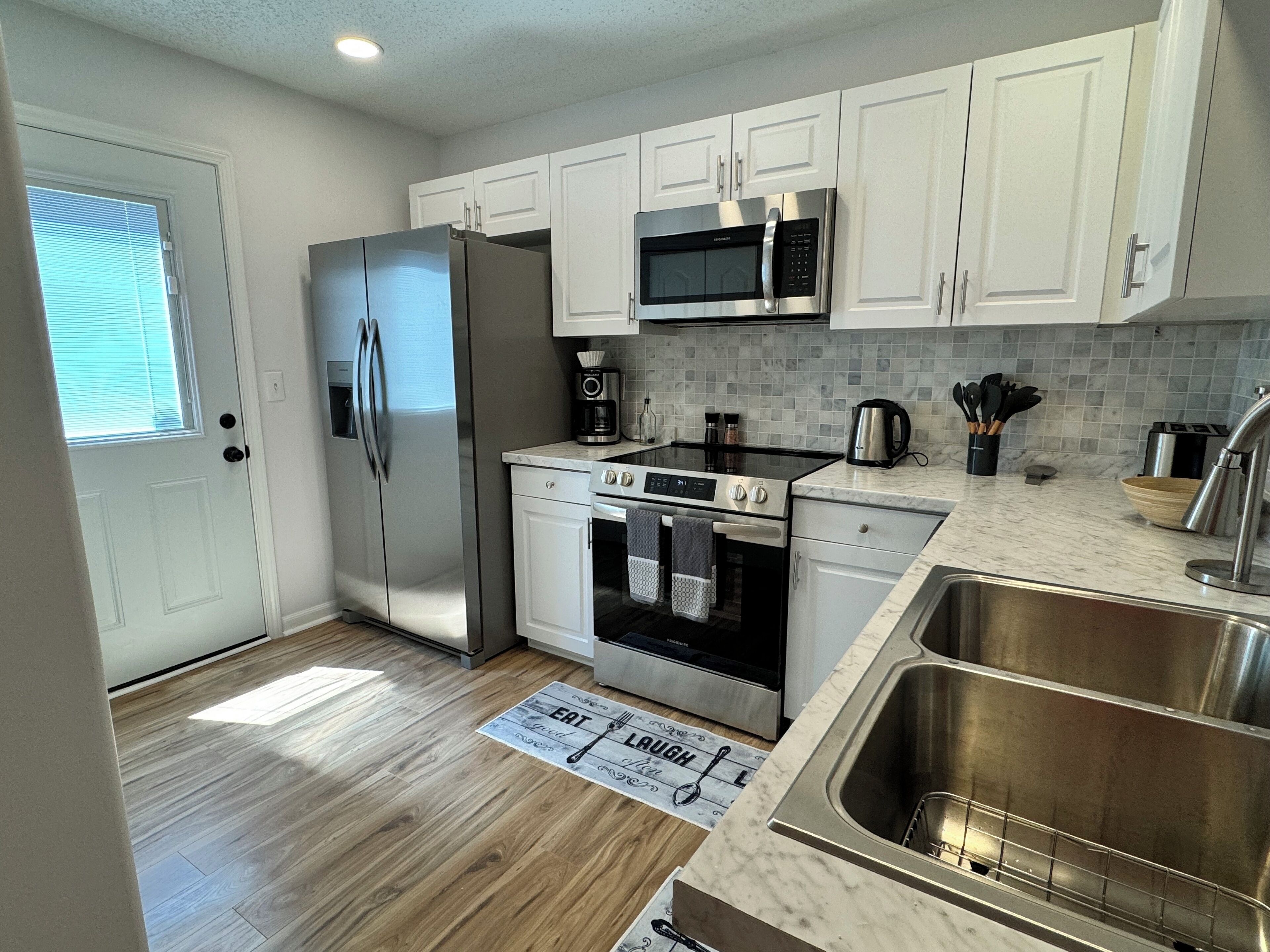 ميكروويف، فرن، موقد طهي مسطح، غسالة أطباق