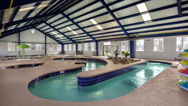 Indoor pool, a heated pool - Tranquil Garden Oasis | Pool & Golf Views | Magnolia Pointe Luster Leaf 4882-104 (Myrtle Beach)