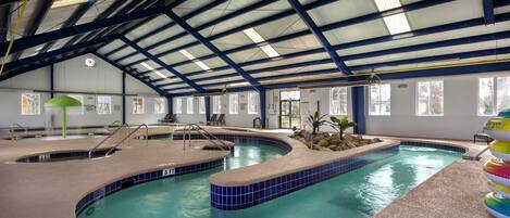 Piscina coperta, una piscina riscaldata
