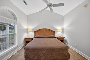 1 bedroom, iron/ironing board, free WiFi, bed sheets - Magnolia Place 4709-301 | Coastal feel | peaceful spot | walk to golf (Myrtle Beach)