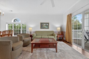 TV - Golf Views | winter Bliss | Lush Garden Escape | Magnolia Place 4827-201 (Myrtle Beach)