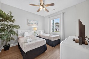 2 bedrooms, iron/ironing board, free WiFi, bed sheets - Magnolia Place 4661-101 | Myrtlewood Hit Greens, Then Hit the Couch (Myrtle Beach)