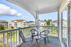 Property grounds - Your Myrtlewood Villa hideaway: tranquility by the sea | Magnolia Place 4673-304 (Myrtle Beach)