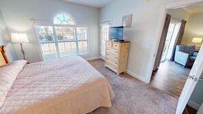 2 عدّة غرف نوم ومكواة/لوح كي وواي فاي مجانًا وملاءات أسرّة