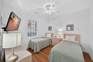 2 bedrooms, iron/ironing board, free WiFi, bed sheets