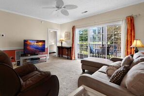 TV - Ocean breeze | golf ease | cozy villa nights | Magnolia Place 4713-103 (Myrtle Beach)