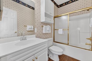 Doccia, asciugacapelli, asciugamani