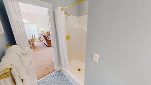 Shower, hair dryer, towels - Beachside joy | golf close | cozy condo charm | Magnolia Place 4717-302 (Myrtle Beach)