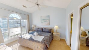 2 bedrooms, iron/ironing board, free WiFi, bed sheets - Beachside joy | golf close | cozy condo charm | Magnolia Place 4717-302 (Myrtle Beach)