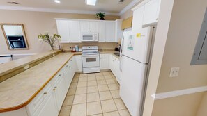 Fridge, microwave, oven, stovetop - Escape to Nature | Pool & Golf Views | Magnolia Pointe 4877-104 (Myrtle Beach)