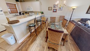 Dining - Private Garden Views | Pool & Golf Retreat | Magnolia Pointe 4877-302 (Myrtle Beach)