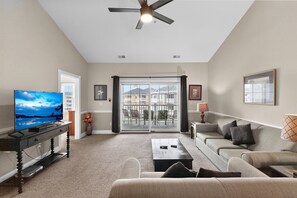 TV - Pool View Golf Villa | Blocks to Myrtle Beach Fun | Magnolia Pointe Luster Leaf 4895-403 (Myrtle Beach)