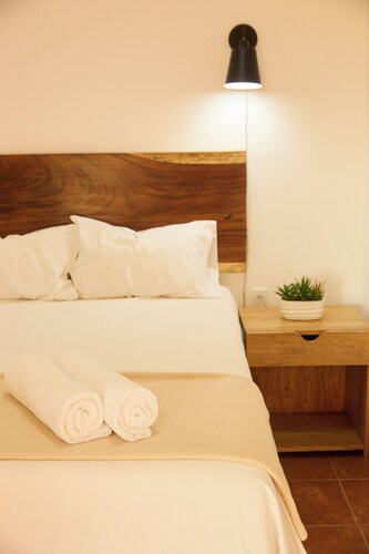 Chic 3-bedroom villa with AC and WiFi in welcoming Puerto Escondido