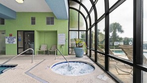 Piscine couverte, piscine chauffée