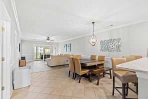 Dining - Myrtlewood Villas | near Beach | Family friendly | Magnolia Pointe Magnolia Lake 4817-204 (Myrtle Beach)