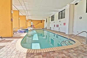 Innenpool, beheizter Pool