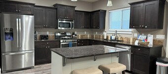 Family-Friendly Stylish 5BR w/ Theater & Hot Tub in Meridian Idaho