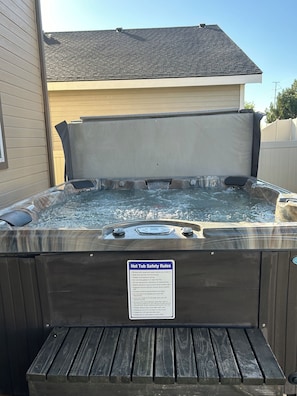 Bain à remous extérieur