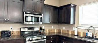 Spacious 5-Bedroom Home with Hot Tub & Movie Room in Beautiful Meridian