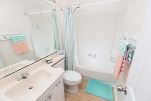 Shower, hair dryer, towels - A Place at the Beach IV G328, Sunny Summer Stay in Myrtle Beach by the Sea (Myrtle Beach)
