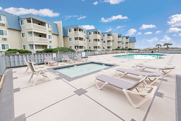 A heated pool - A Place at the Beach VI C309, Beautiful Oceanfront Escape in Myrtle Beach (Myrtle Beach)