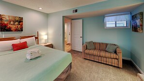 2 bedrooms, iron/ironing board, free WiFi, bed sheets