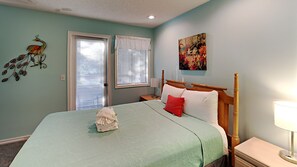 2 bedrooms, iron/ironing board, free WiFi, bed sheets