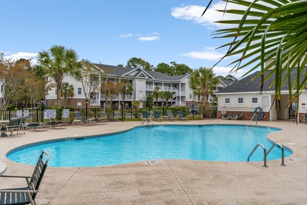 Una piscina cubierta, una piscina climatizada