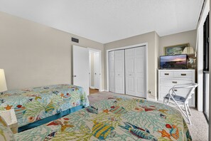 2 makuuhuonetta, silitysrauta/-lauta, ilmainen Wi-Fi, vuodevaatteet