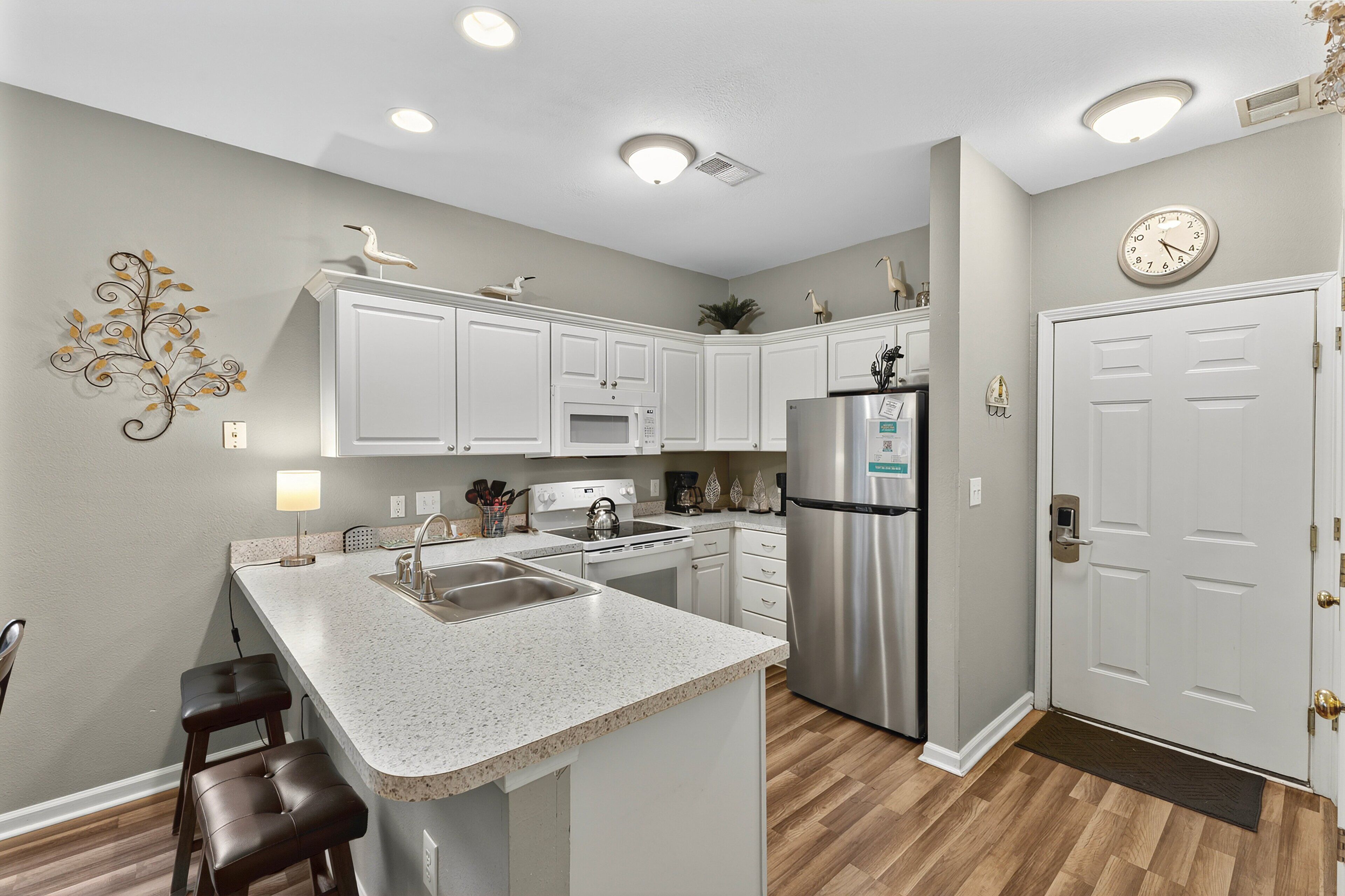 雪櫃、微波爐、焗爐、爐具