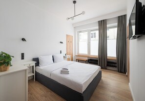Bügeleisen/Bügelbrett, WLAN, Bettwäsche