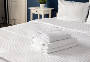 Iron/ironing board, WiFi, bed sheets - Hoża 35 City Centre Studio #4 (Warszawa)