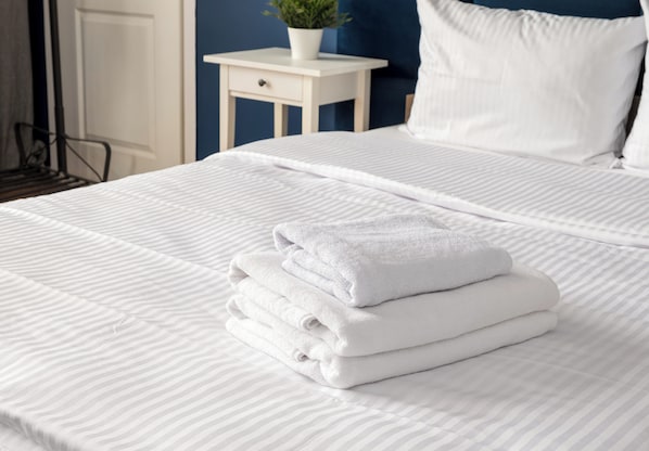 Iron/ironing board, WiFi, bed sheets