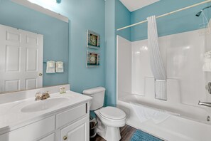 Shower, hair dryer, towels - North Myrtle Beach Pool | Golf & Beach near by | IW1121 (North Myrtle Beach)