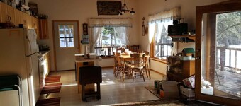 2-bedroom cabin 19 miles N of Lewistown MT that sleeps 10-11 people.
