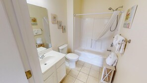 Shower, hair dryer, towels - Barefoot Golf Escape | Golf, Beach & Relaxation | IW1311 (North Myrtle Beach)