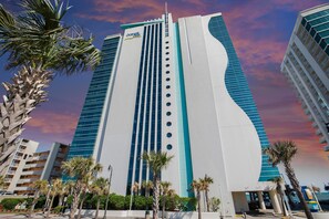 Exterior - Newly Renovated Oceanfront Luxury Condo: Steps to Sand & Oceanfront Views (Myrtle Beach)