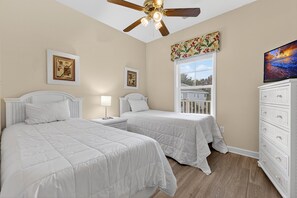 2 chambres, fer et planche à repasser, Wi-Fi gratuit, draps fournis