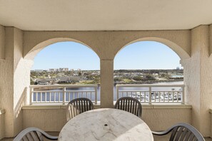 Outdoor dining - Yacht Club 2-1002 - North Myrtle Beach (North Myrtle Beach)
