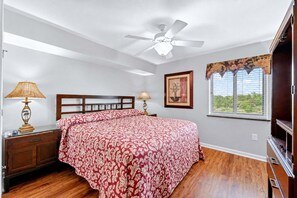 3 bedrooms, iron/ironing board, WiFi (free), bed sheets