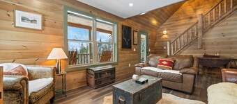 Red Fox Lodge - Close to downtown Rangeley w/ Hot Tub & Sauna