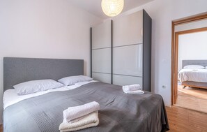 3 Schlafzimmer, Bügeleisen/Bügelbrett, Reisekinderbett, kostenloses WLAN