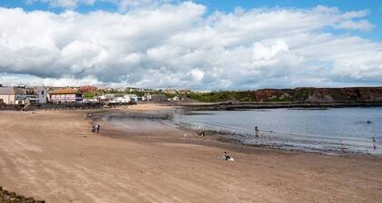 Historic 2BD Maisonette in Coastal Eyemouth