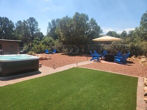 Tina de hidromasaje al aire libre