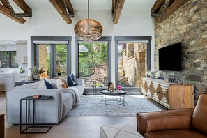 Smart TV, fireplace, table football - Luxury Amongst the Aspens! Private Hot Tub 30-Day Rental (Park City)