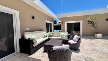 Villa, 5 Bedrooms | Terrace/patio
